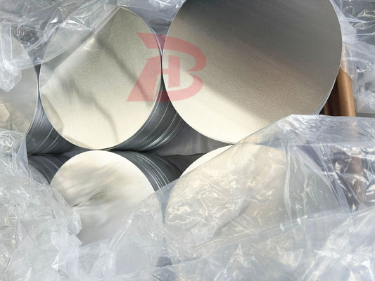 হাই ফ্ল্যাটনেস অ্যালুমিনিয়াম ডিস্ক 1050/3003 অ্যালয় O H12 টেম্পার সিসি ডিসি উপাদান গভীর অঙ্কন ক্র্যাক প্রতিরোধী কাস্টম ব্যাস পাত্রের জন্য প্যান শিল্প স্ট্যাম্পিং