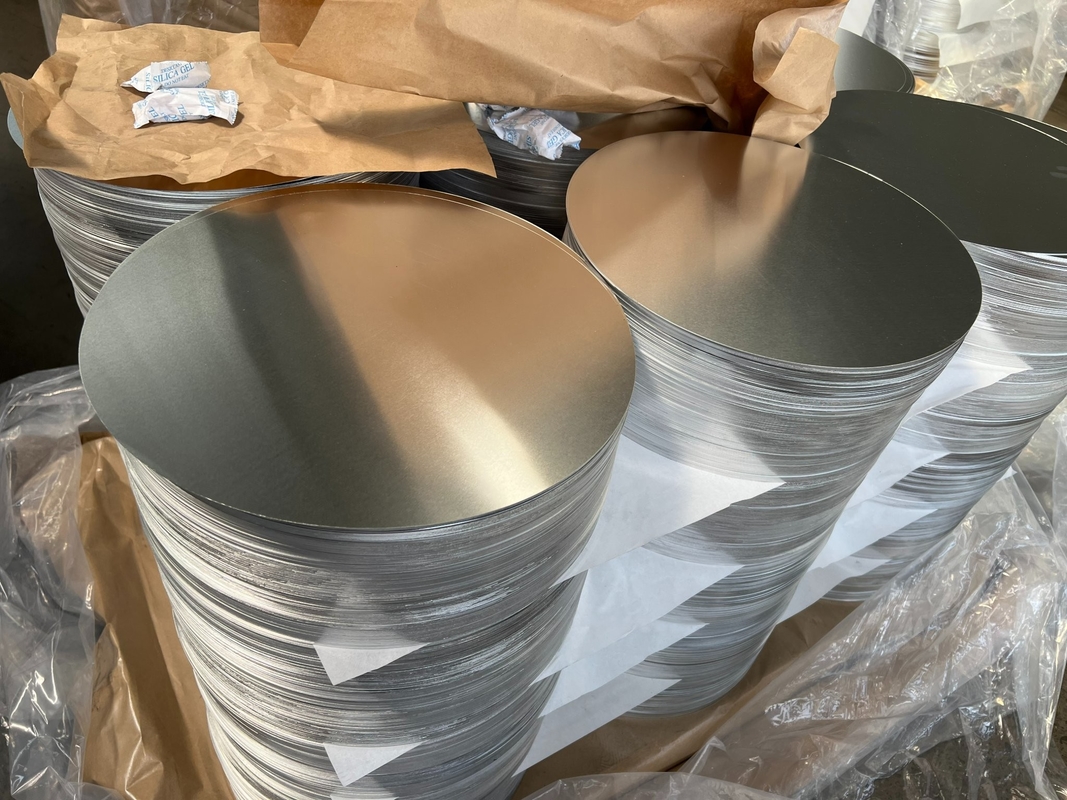 0.2-0.5mm thickness Aluminum Circle 3004 For Kitchenware And Orders are placed directly to the factory. রান্নাঘরের জিনিসপত্রের জন্য অ্যালুমিনিয়াম সার্কেল 3004 এবং অর্ডারগুলি সরাসরি কারখানায় স্থানান্তরিত হয়।