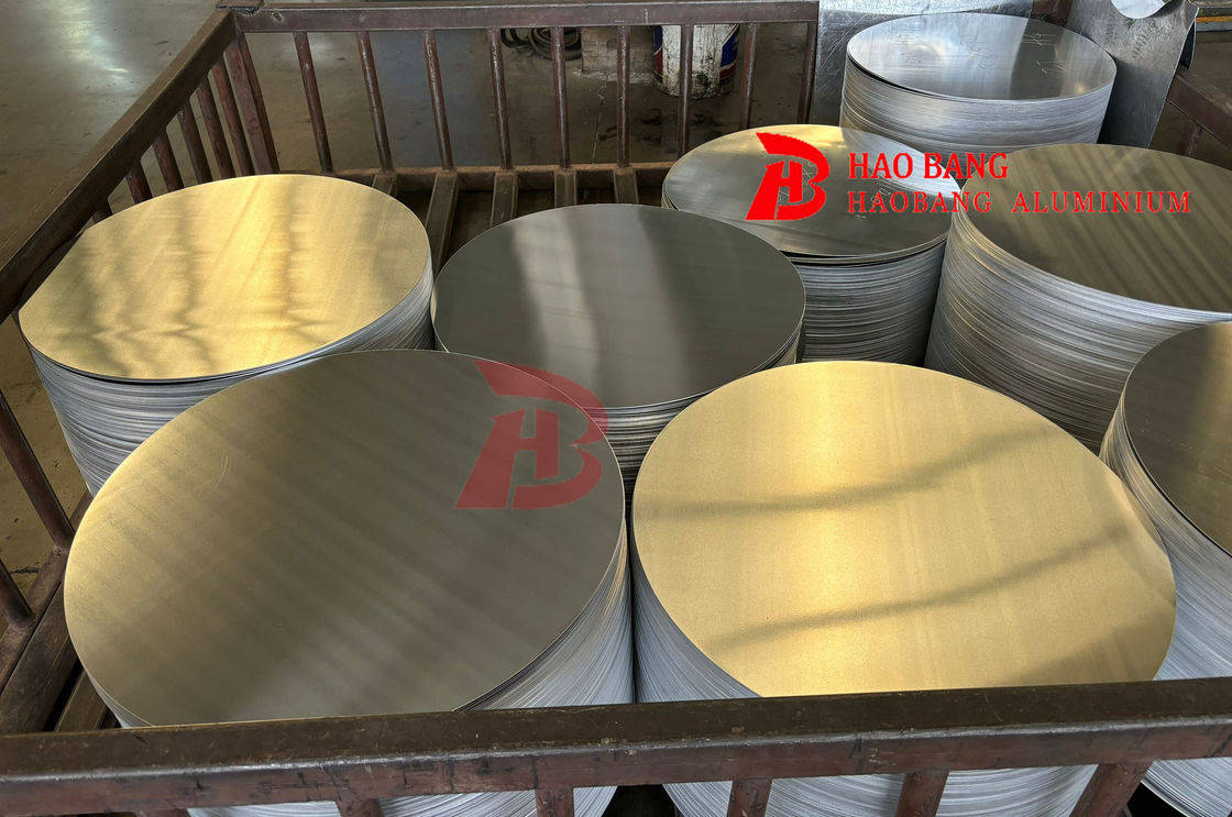 অটোমোটিভ এবং এয়ারস্পেস অ্যাপ্লিকেশনগুলির জন্য উপযুক্ত বহুমুখী অ্যালুমিনিয়াম ধাতব ডিস্কগুলি উচ্চ শক্তি ও ওজন অনুপাতের বৈশিষ্ট্যযুক্ত